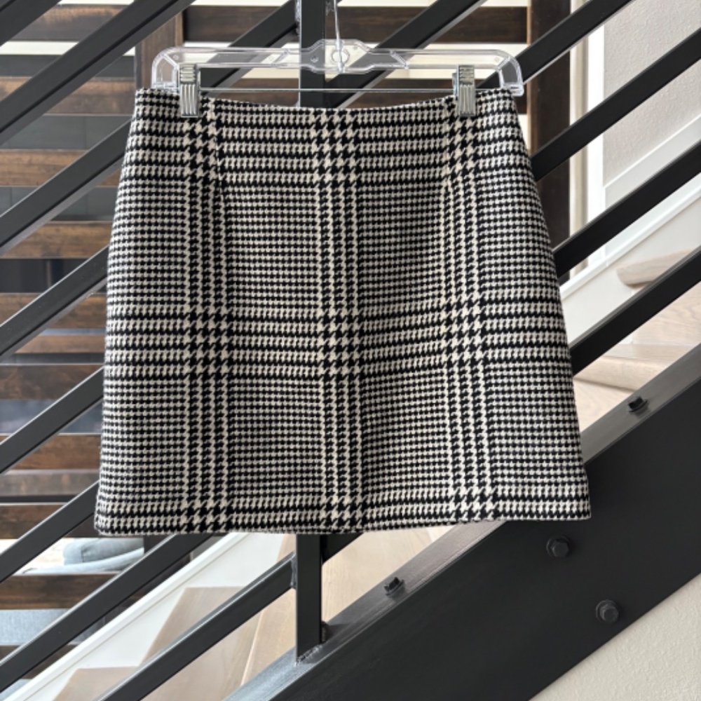 H & M Skirt - Picture 6 of 10